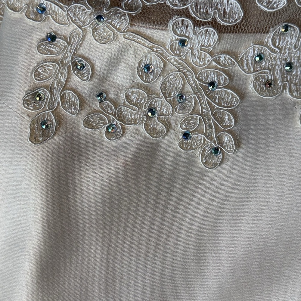 EUC Womens Cocktail Dress in Ivory - Picture 8 of 10